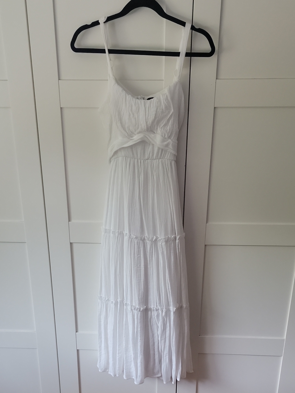❄️3/$30 White Tiered Twist-Front Midi Summer Dress